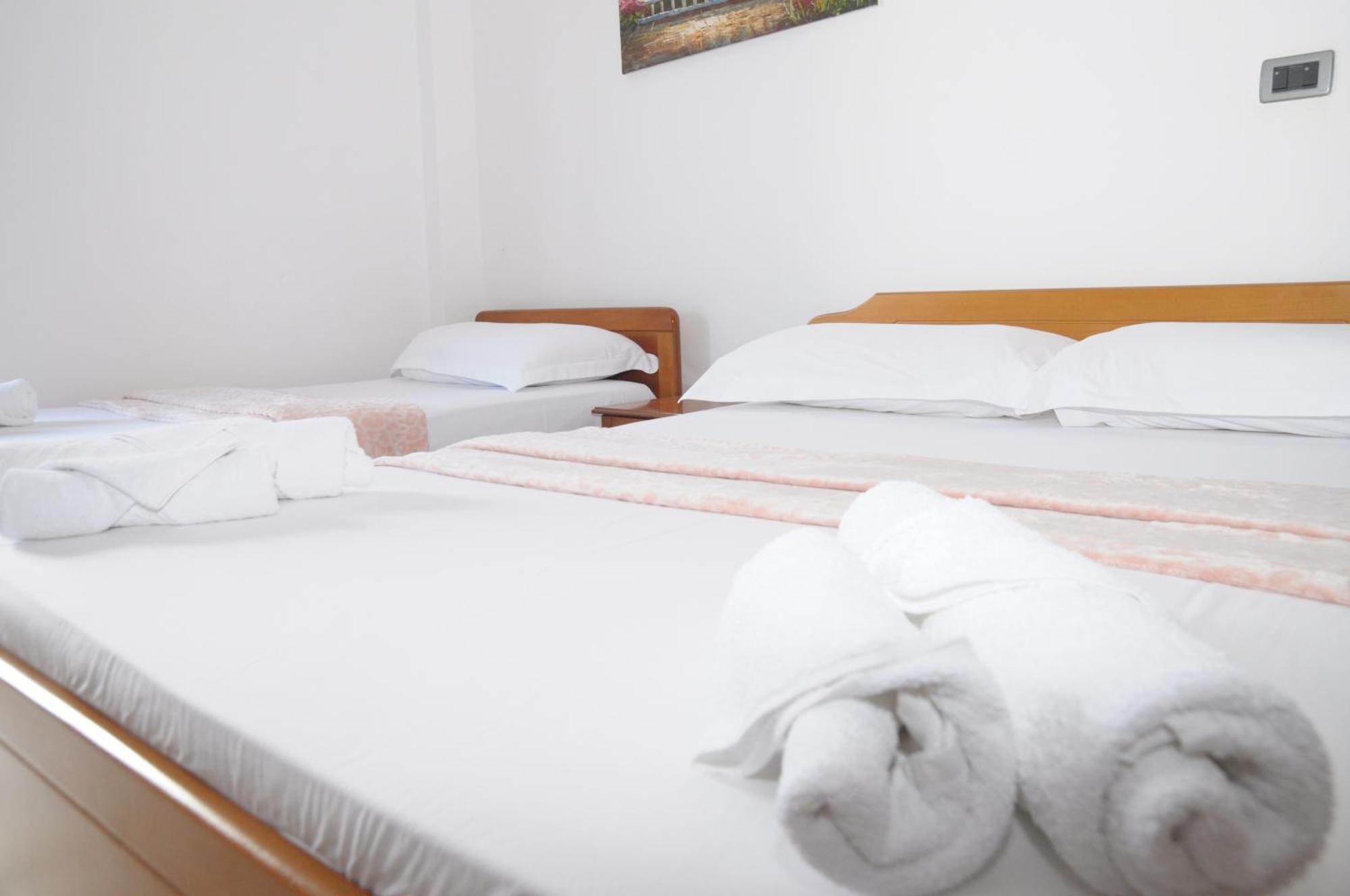 קסאמיל Hola Rooms מראה חיצוני תמונה