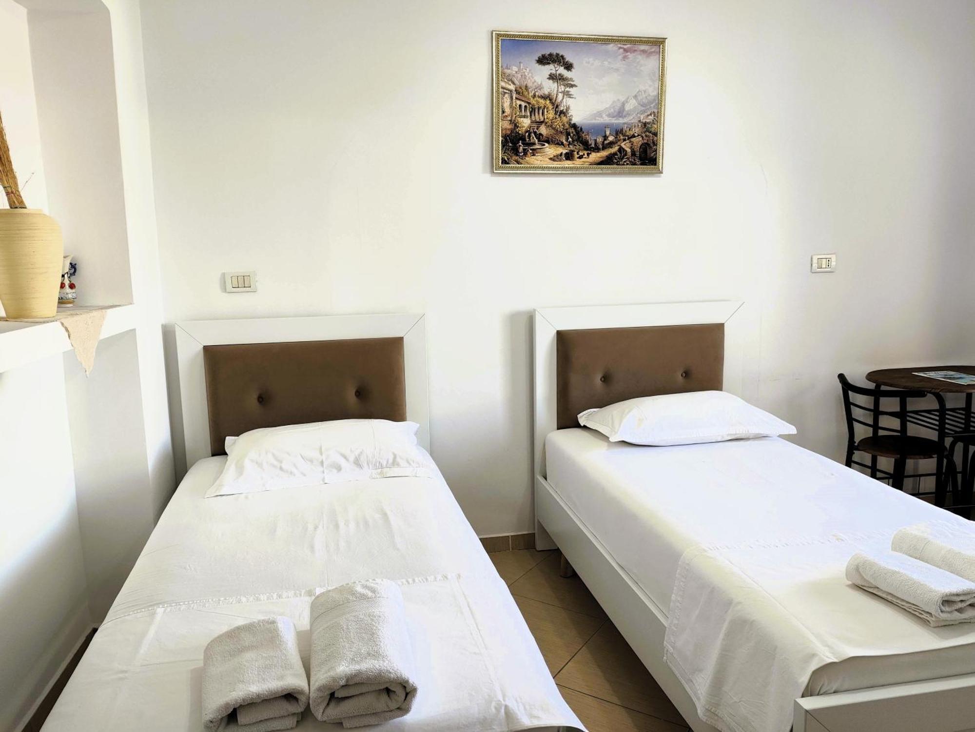 קסאמיל Hola Rooms מראה חיצוני תמונה