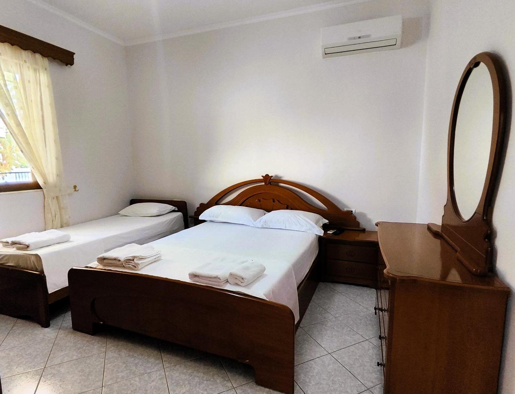 קסאמיל Hola Rooms מראה חיצוני תמונה