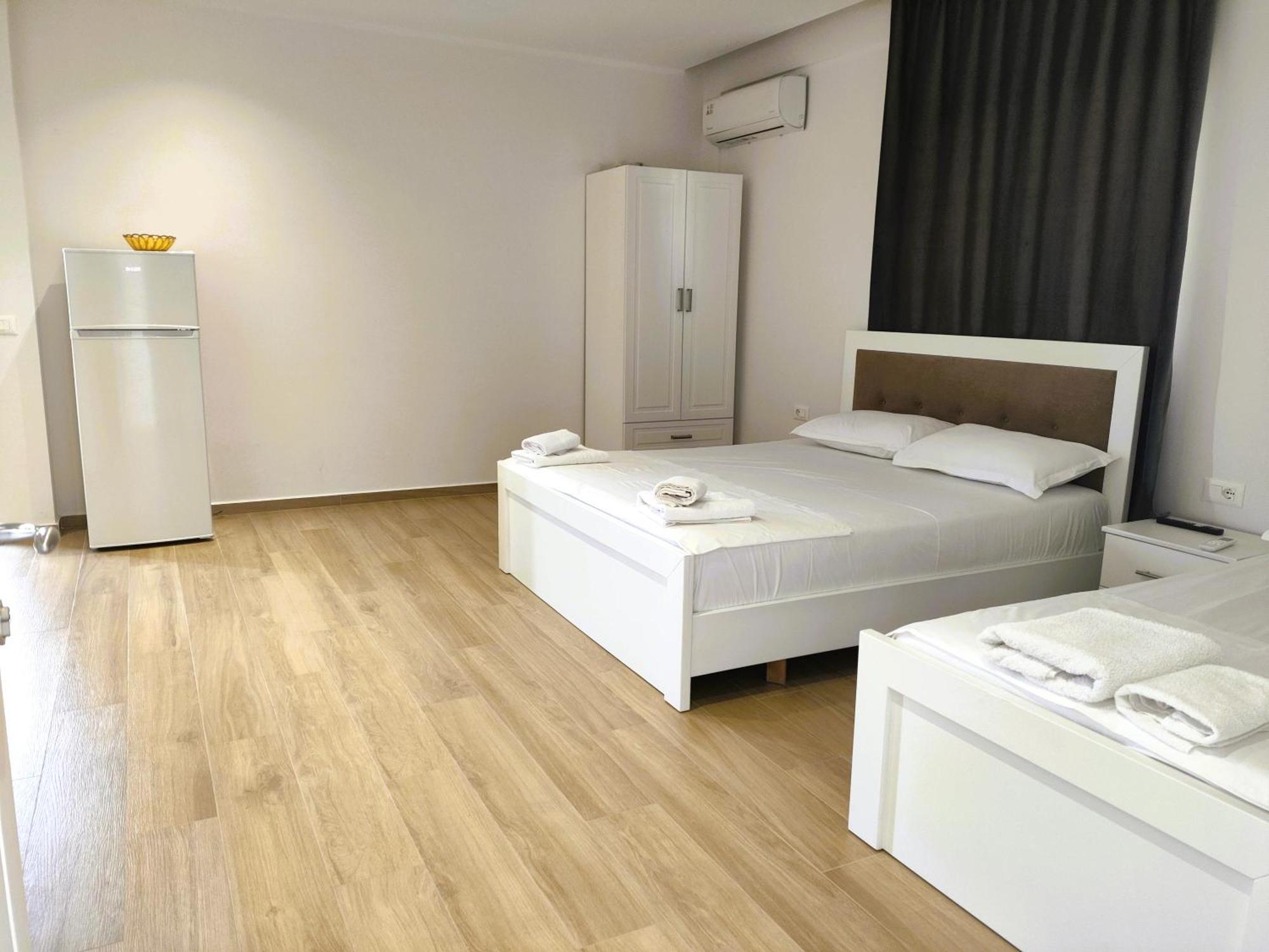 קסאמיל Hola Rooms מראה חיצוני תמונה