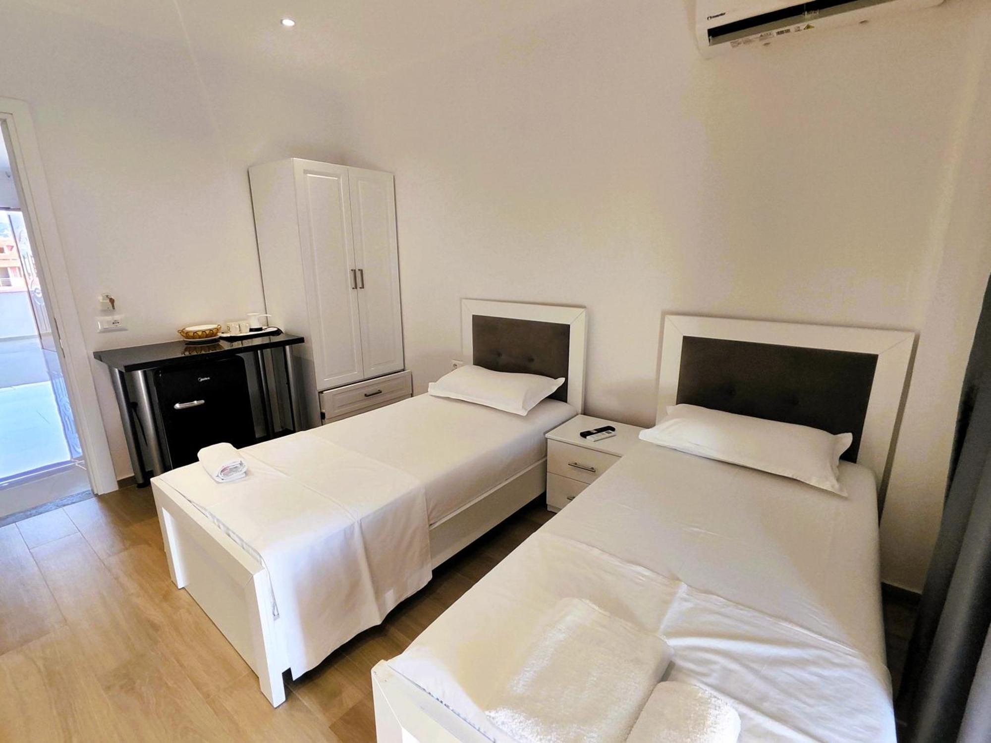 קסאמיל Hola Rooms מראה חיצוני תמונה